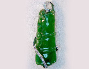 Bamboo Jade pendant with diamonds